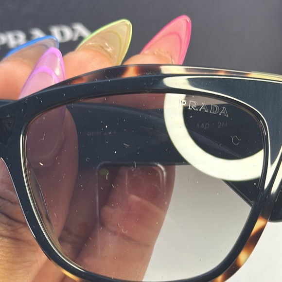 PRADA Acetate Cat Eye Sunglasses SPR 23X-F Black - Picture 11 of 14